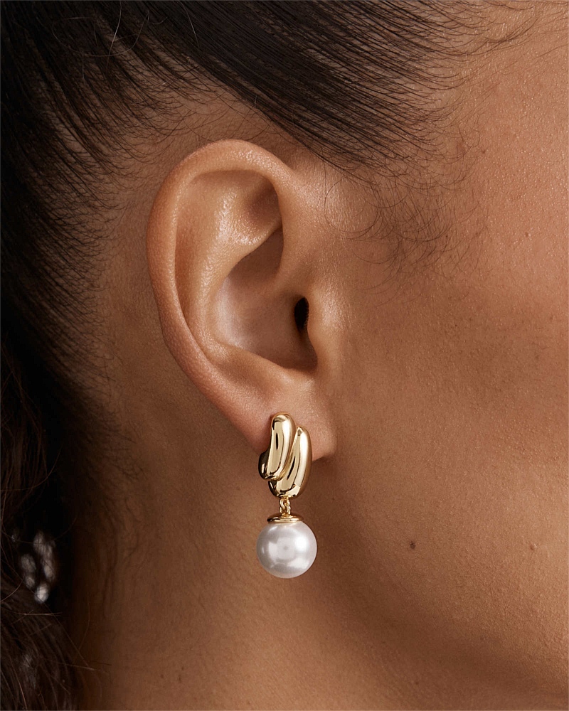 Classique Pearl Drop Earrings